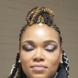 Meet your Posher, Shaydella